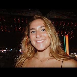 Meet your Posher, Lori